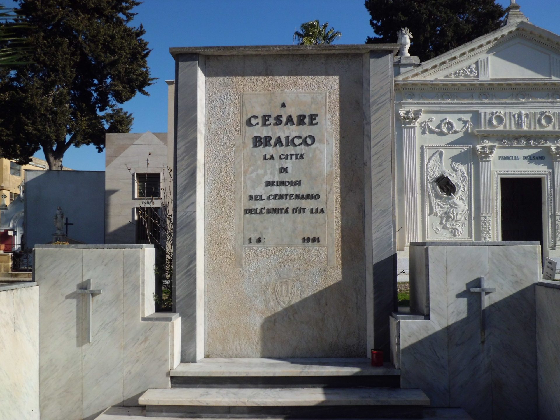 Lapide tomba Cesare Braico.JPG